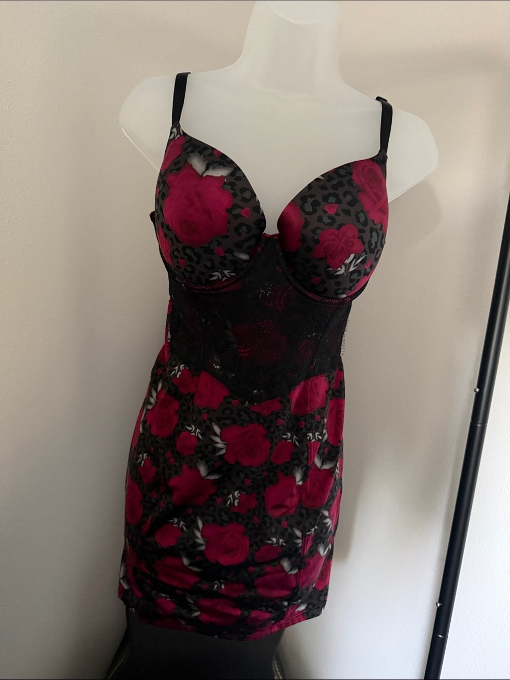 Flexees Black & Fuchsia Floral Lace Chemise